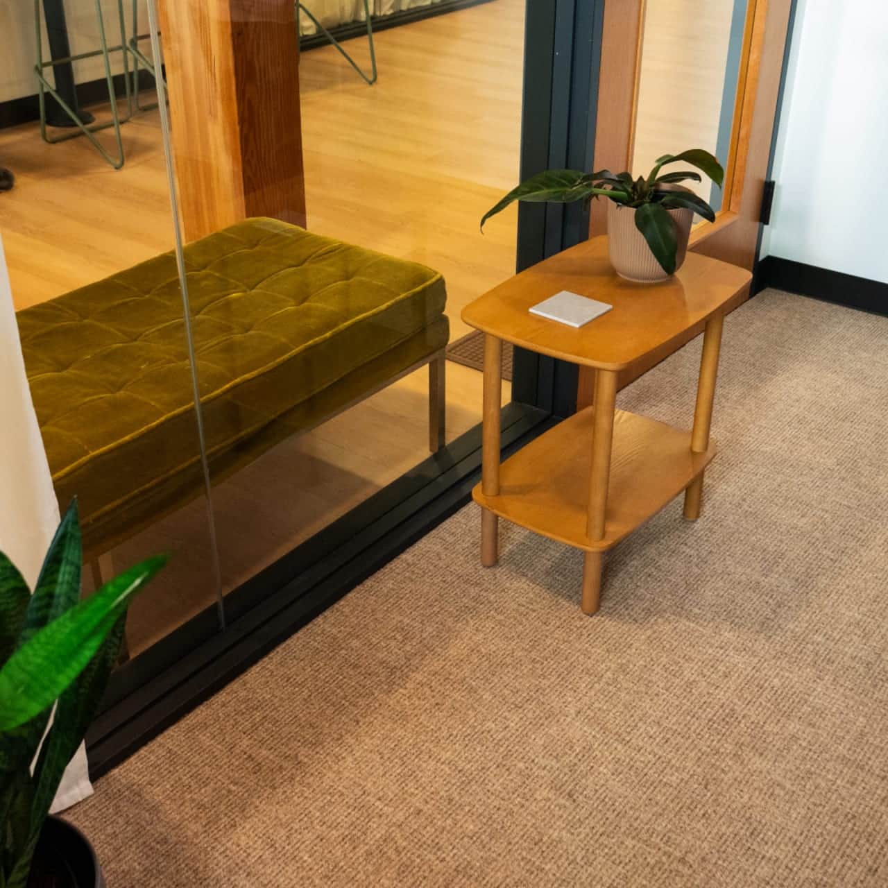 Ridge | Shale | SynSisal® Tile | Monolithic Installation