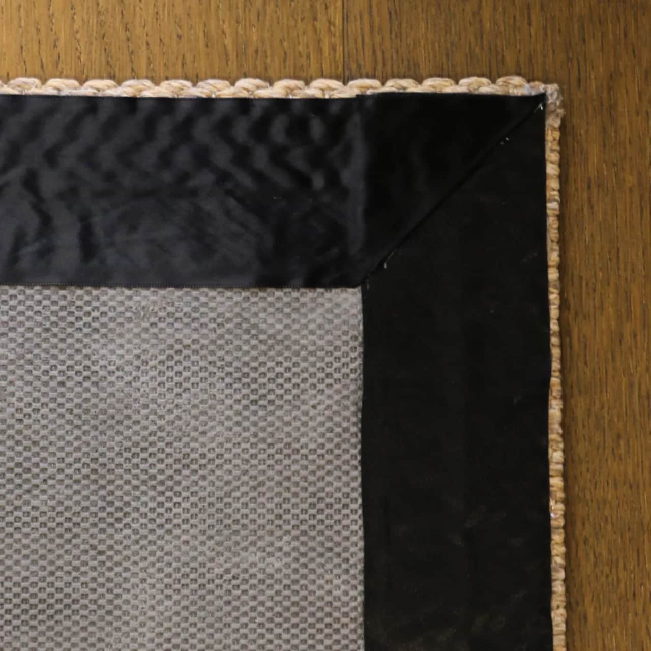 Attached Rug Pad on Infinity Edge Border